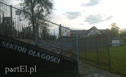 Wyprostują stadion