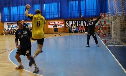 Zaległy mecz w Kielcach (piłka ręczna)
