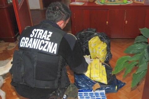 Blisko tysiąc paczek papierosów na użytek własny?
