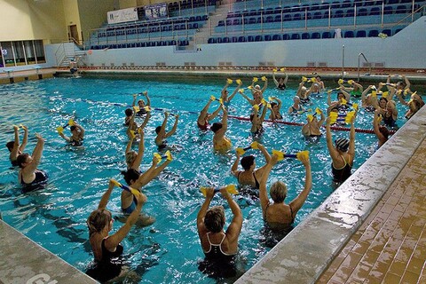Wakacyjny aqua aerobic w Elblągu