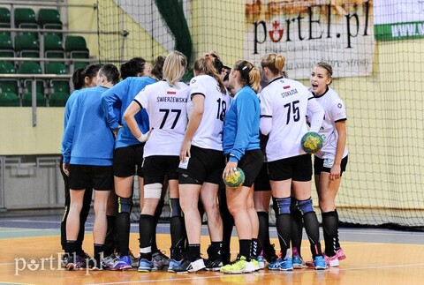 Wicemistrz zdecydowanie lepszy od brązowych medalistek (piłka ręczna)
