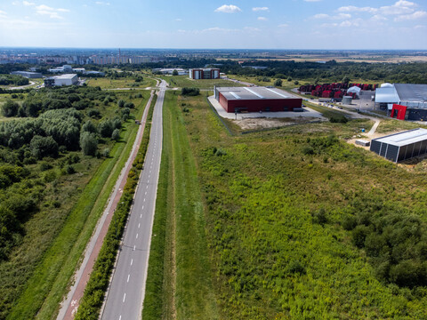 Pisk opon i ryk silników nocą. „Mamy tego dość”