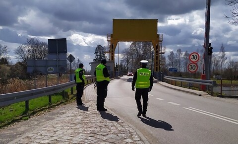 Więcej patroli na Mierzei. Sprawdzą, czy nosisz maskę i trzymasz dystans