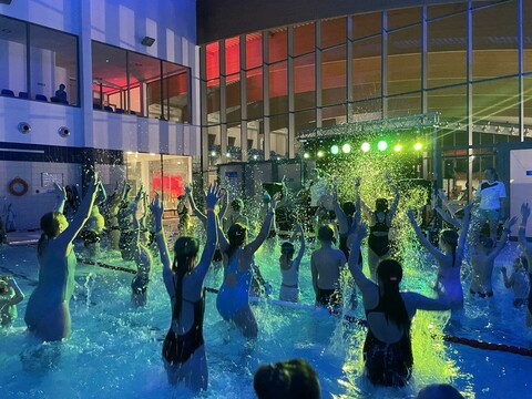 Wieczór pełen uśmiechów, kolorów i dobrej zabawy