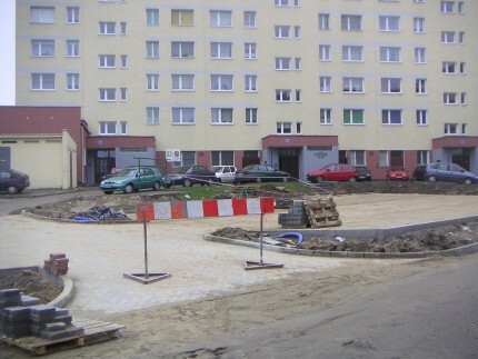 Większy parking