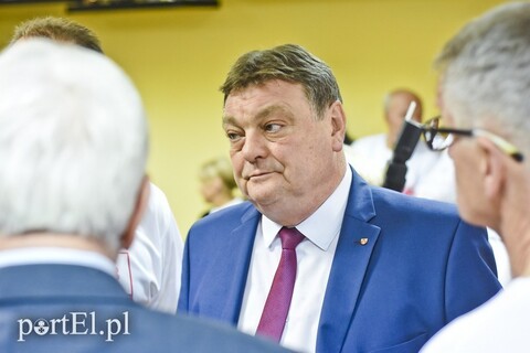 Witold Wróblewski zdecydowanie prowadzi, ale będzie druga tura (aktualizacja)