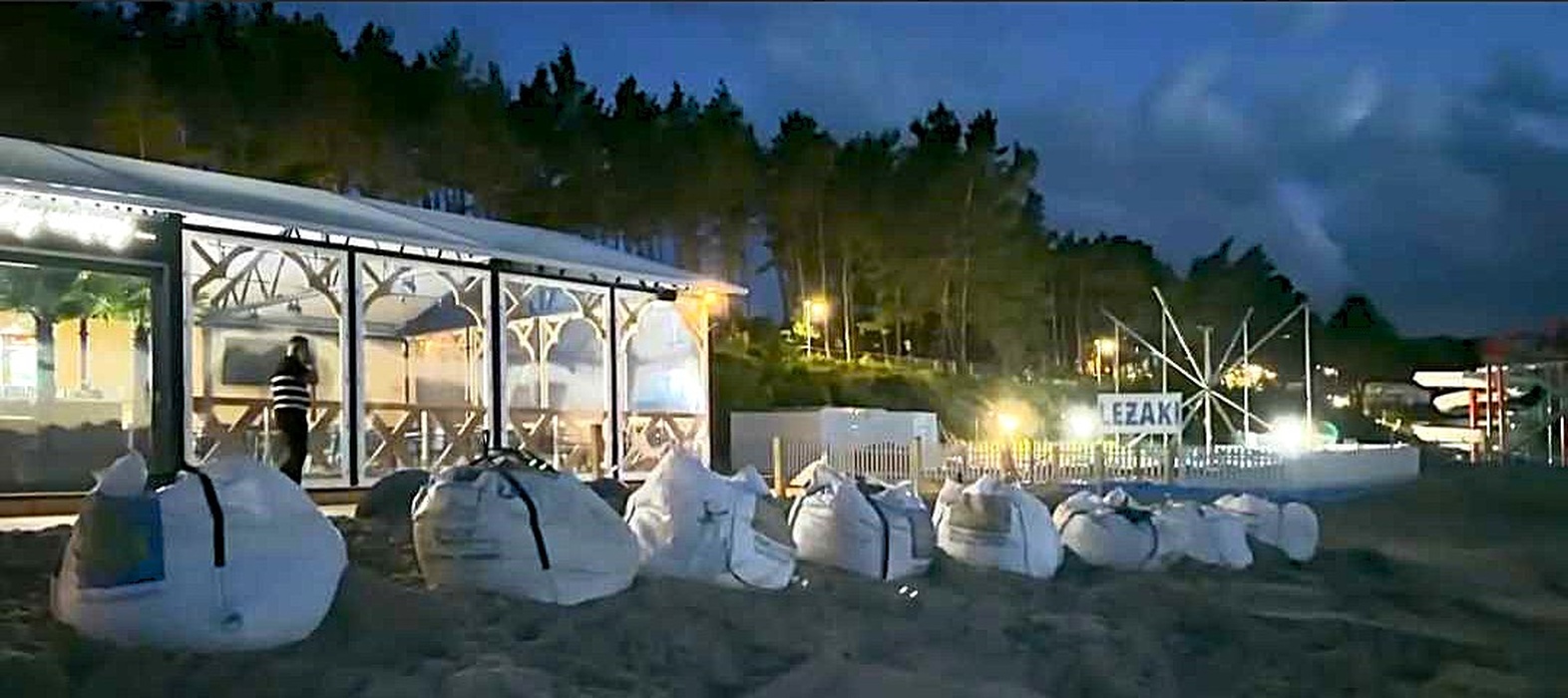 Przed nocnym wiatrem ewakuowano 400 dzieci z harcerskich obozów