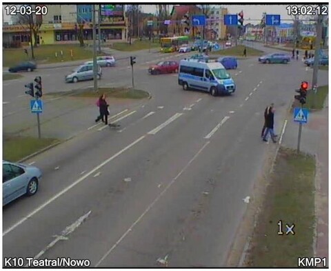 „Wpadł”, przechodząc na czerwonym świetle