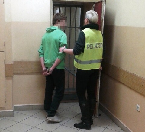 Wydał pieniądze, zgłosił rozbój - ze strachu przed matką