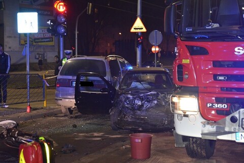 Pijany 19-latek szalał autem na ul. Dąbka. Oto skutek