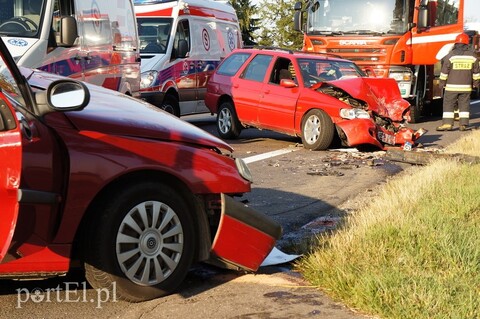 Wypadek w Kazimierzowie. Siódemka zablokowana
