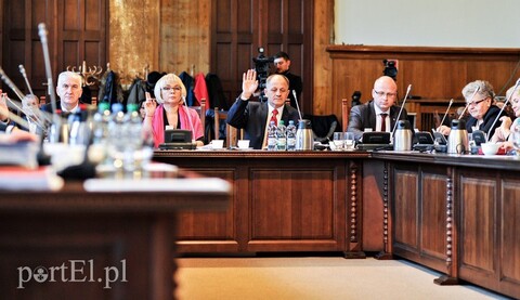 Budżet Elbląga przyjęty, ale nie bez wątpliwości