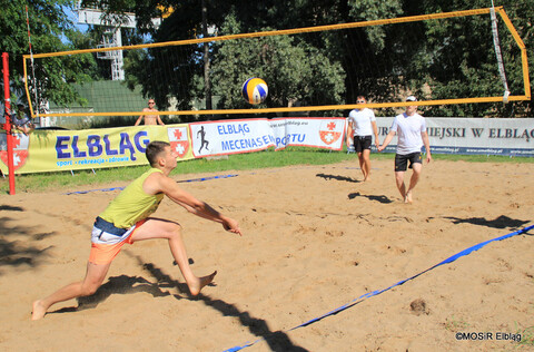 Zagrają w siatkówkę na plaży
