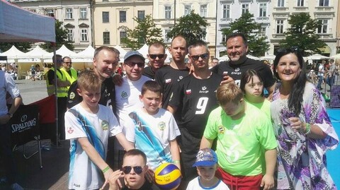 Zagrali z gwiazdami sportu i telewizji