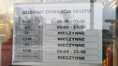 Zakupy przed świętami do... 1 w nocy