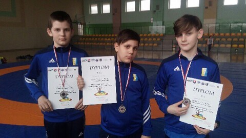 Zapaśnicy z medalami