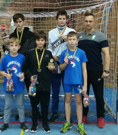 Zapaśnicy z Olimpii Elbląg na medal