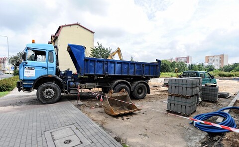 Zburzyli kamienicę, budują parking