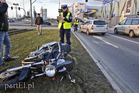 Zderzenie motocyklisty z osobówką