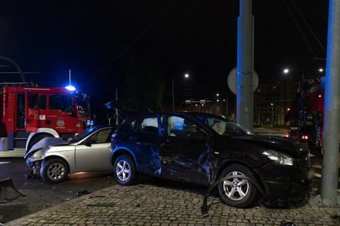 Zderzenie przy szkole muzycznej, sygnalizacja też uszkodzona