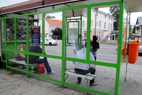 Zdewastowali przystanek autobusowy