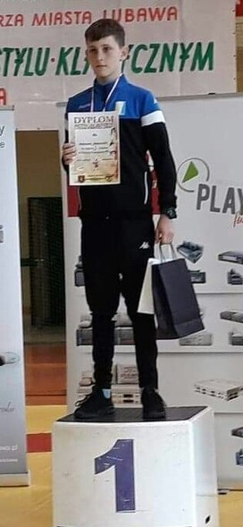 Złoty medal dla Maximiliana McGowana (zapasy) 