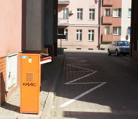 Zniszczyli szlaban