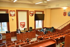 Ile zarobili rządzący województwem