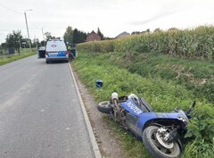 Uderzył w rowerzystę, jadąc motorowerem. Miał 2,1 promila!