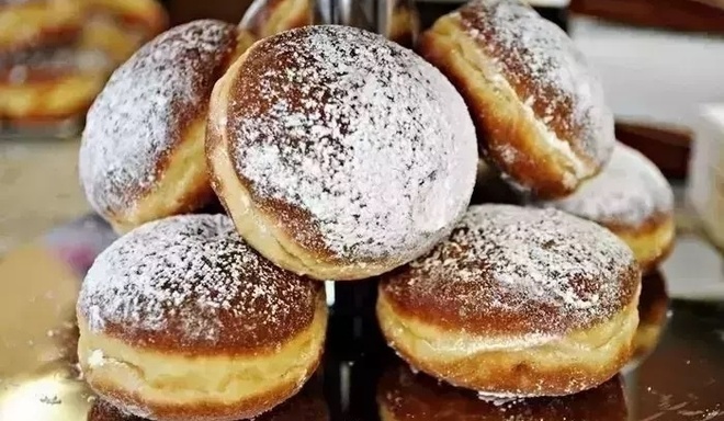 Wygraj pączki na Tłusty Czwartek z Piekarni Tyrolska