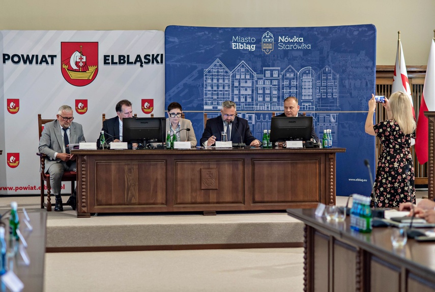 Warszawa przyjechała w teren. Posłowie na Żuławach