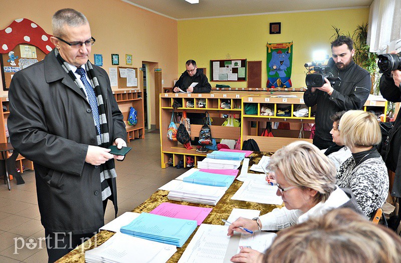 Kandydaci na prezydenta podczas głosowania