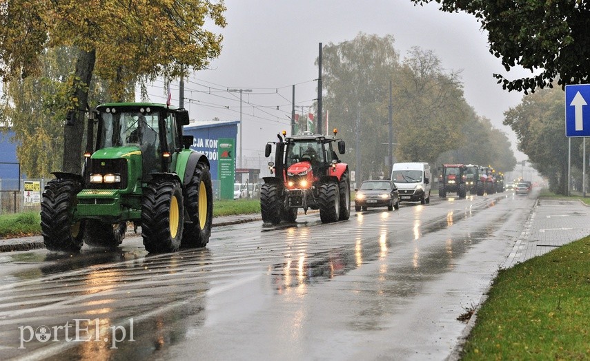 Rolniczy protest w Elblągu. Nie dla piątki Kaczyńskiego