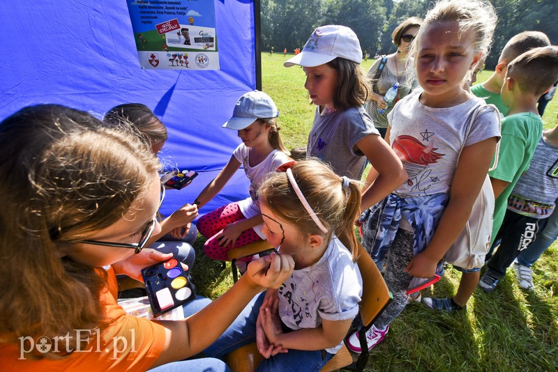 Wakacje pożegnali festynem