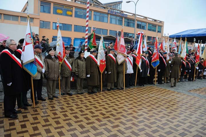 Deszczowe Święto Niepodległości w Elblągu