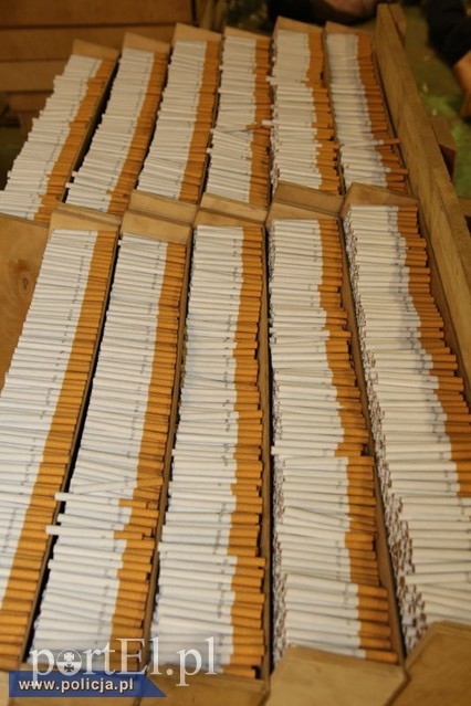 CBŚ zlikwidował nielegalną fabrykę papierosów