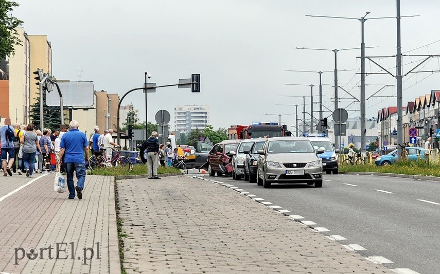 Kraksa sześciu aut na płk. Dąbka