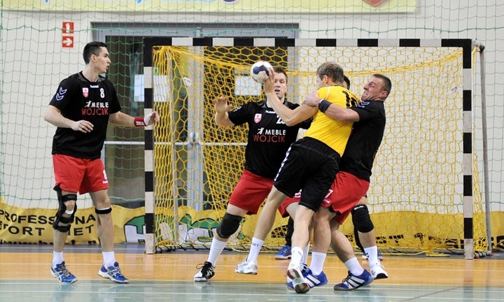 Małe derby dla Meblarzy