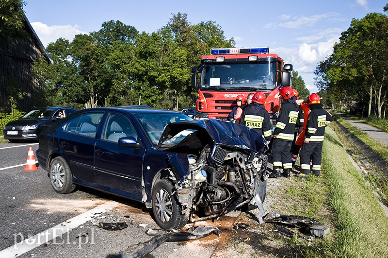  Pijany zderzył się z innym pojazdem. Są korki na 