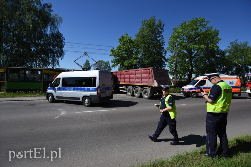 Grunwaldzka zablokowana! Ciężarówka zderzyła się z tramwajem