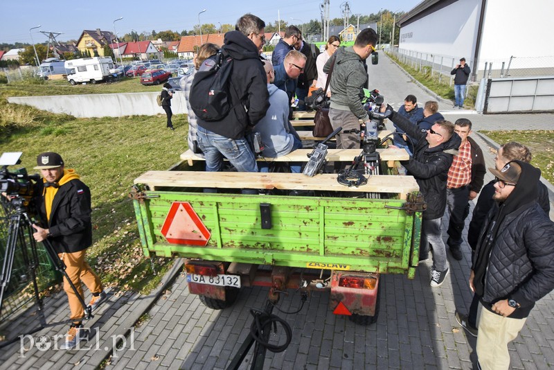Jak prezes PiS na Mierzei kopał