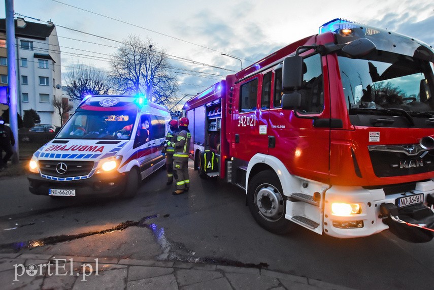 Zderzenie dostawczego fiata z osobowym fordem, kierowca fiata stracił prawo jazdy