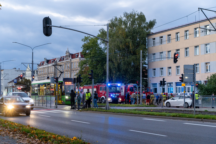 Wypadek na al. Grunwaldzkiej, trzy osoby w szpitalu.