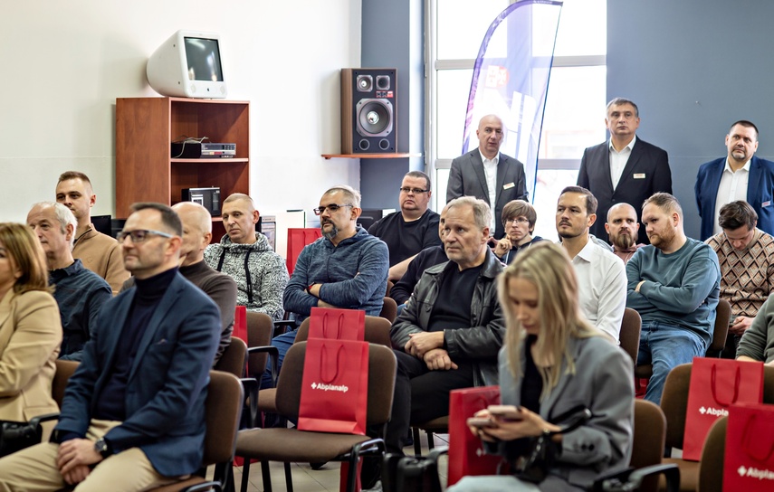 Nowe maszyny CNC w Centrum Kształcenia