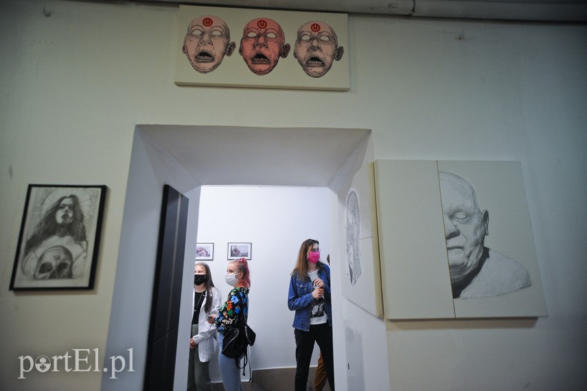 O różnym spojrzeniu na człowieka, czyli otwarcie Galerii Pracownia
