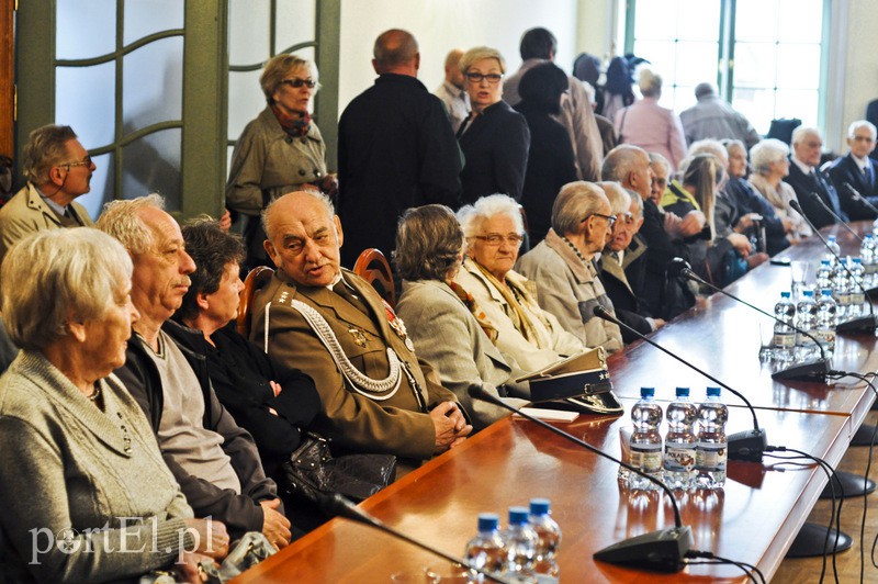 Konsul Rosji odznaczył orderami weteranów
