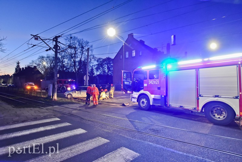 Kolizja skody z tramwajem na ul. Robotniczej