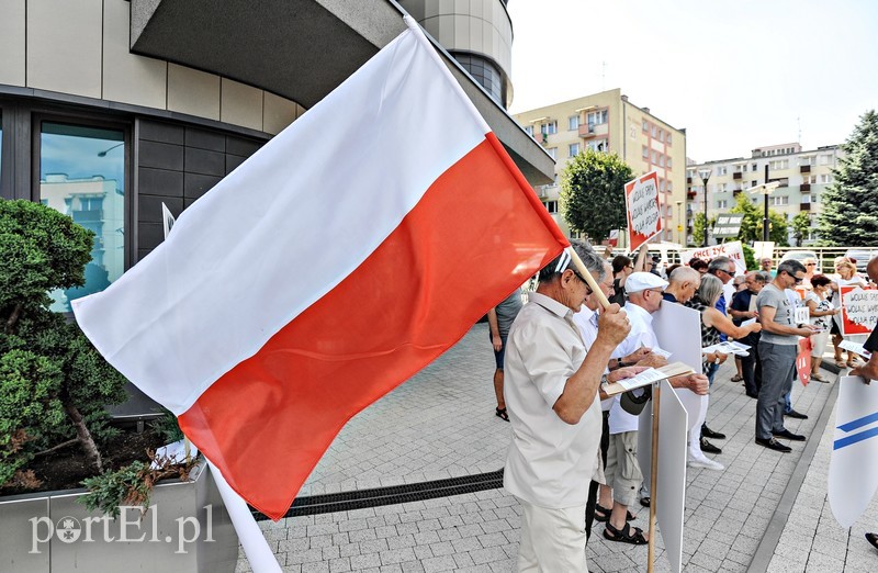 Nowy sąd, stary protest