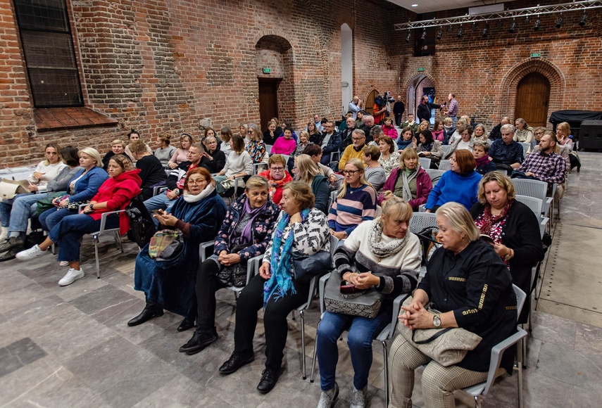Kryminalny wieczór z Chmielarzem