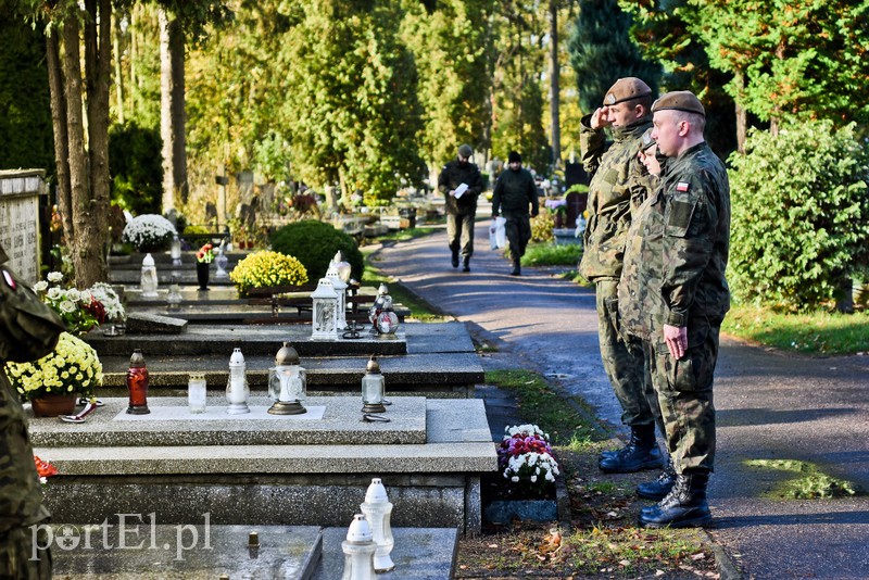 Sprzątali groby polskich bohaterów